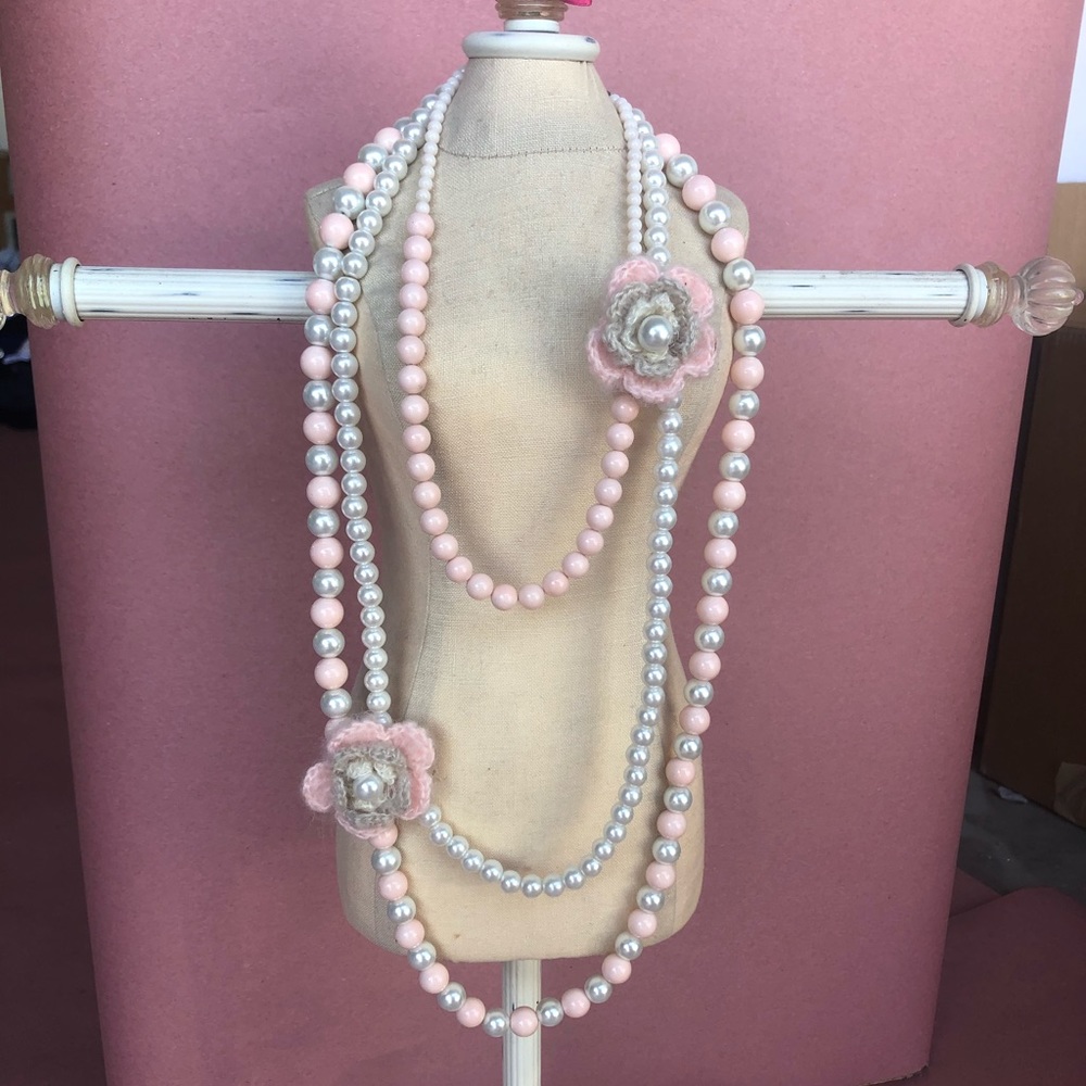 Pink and white multi layer pearl necklace